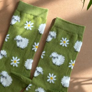 جوراب چتیک طرح گوسفند و گل بابونه