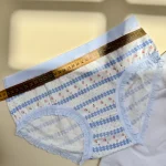 شورت فانتزی زنانه طرح خرگوش آبی و توت فرنگی