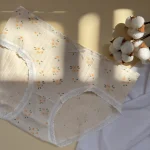 پک شورت فانتزی زنانه طرح توت فرنگی و گل