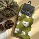 جوراب ساقدار زنانه چتیک Chetic طرح ببعی و گل بابونه زمینه سبز