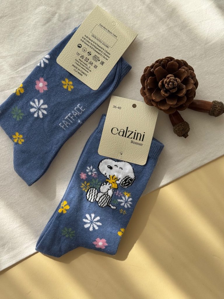 جوراب ساقدار زنانه کالزینی calzini طرح اسنوپی و گل