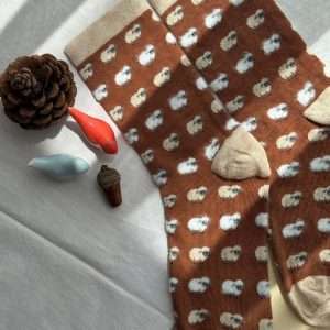جوراب ساقدار زنانه چتیک Chetic طرح گله ببعی زمینه قهوه ای