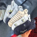 جوراب مچی با گلدوزی بلوبری